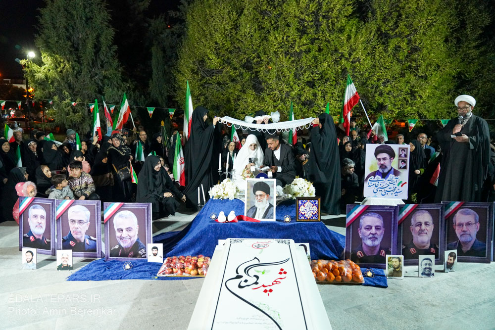 مراسم عقد متفاوت یک زوج شیرازی در کنار شهید گمنام شهرک والفجر مراسم عقد متفاوت یک زوج شیرازی در کنار شهید گمنام شهرک والفجر